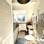 Feelhome, Flughafen Nah,2-schlafzimmer, Badewanne, Zentral, Wifi, Floor * Duisburg