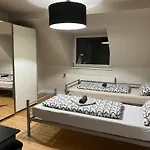 Feelhome, Flughafen Nah,2-schlafzimmer, Badewanne, Zentral, Wifi, Floor Apartament *
