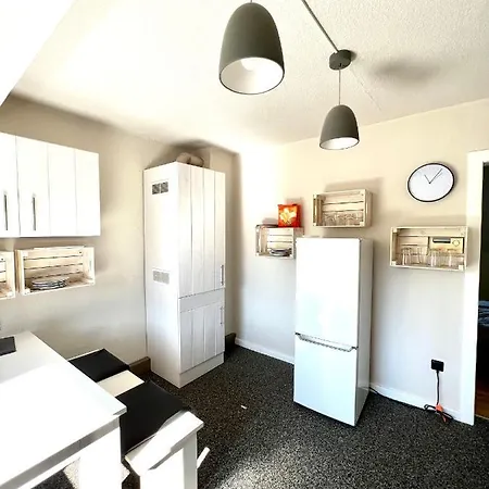 Feelhome, Flughafen Nah,2-schlafzimmer, Badewanne, Zentral, Wifi, Floor Apartamento *