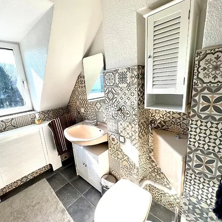 Feelhome, Flughafen Nah,2-schlafzimmer, Badewanne, Zentral, Wifi, Floor * Duisburg