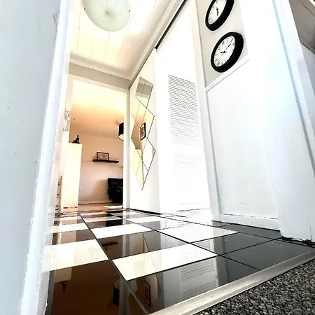 Feelhome, Flughafen Nah,2-schlafzimmer, Badewanne, Zentral, Wifi, Floor