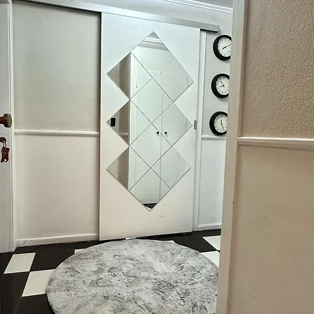 Feelhome, Flughafen Nah,2-schlafzimmer, Badewanne, Zentral, Wifi, Floor Apartamento Duisburg