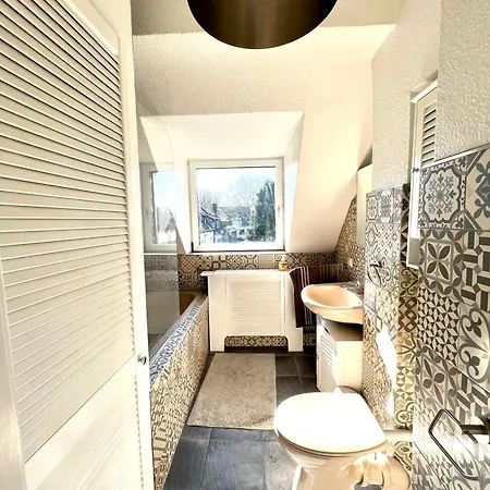Feelhome, Flughafen Nah,2-schlafzimmer, Badewanne, Zentral, Wifi, Floor * Duisburg