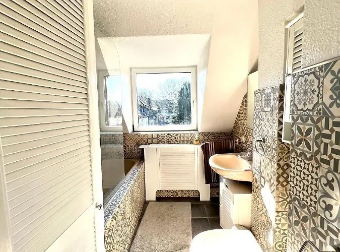 Feelhome, Flughafen Nah,2-schlafzimmer, Badewanne, Zentral, Wifi, Floor * Duisburg