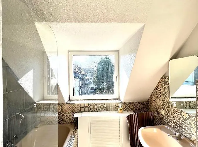 Feelhome, Flughafen Nah,2-schlafzimmer, Badewanne, Zentral, Wifi, Floor