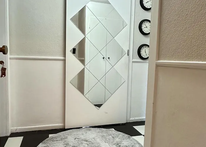 Feelhome, Flughafen Nah,2-schlafzimmer, Badewanne, Zentral, Wifi, Floor Apartament Duisburg