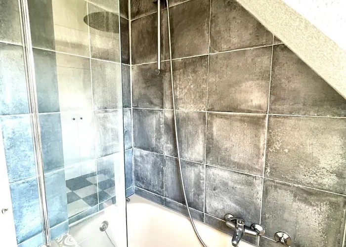 Feelhome, Flughafen Nah,2-schlafzimmer, Badewanne, Zentral, Wifi, Floor * Duisburg