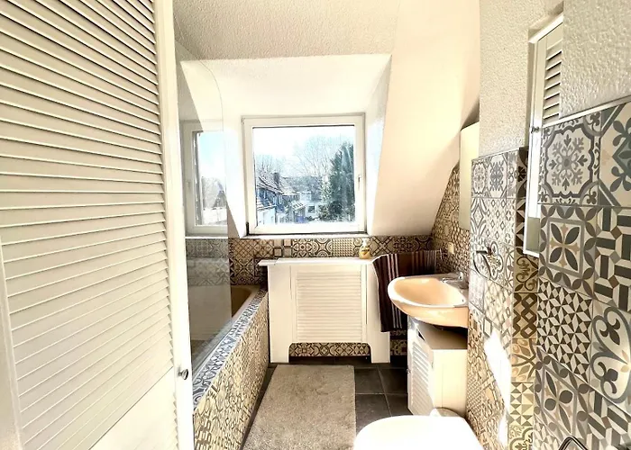 Feelhome, Flughafen Nah,2-schlafzimmer, Badewanne, Zentral, Wifi, Floor * Duisburg